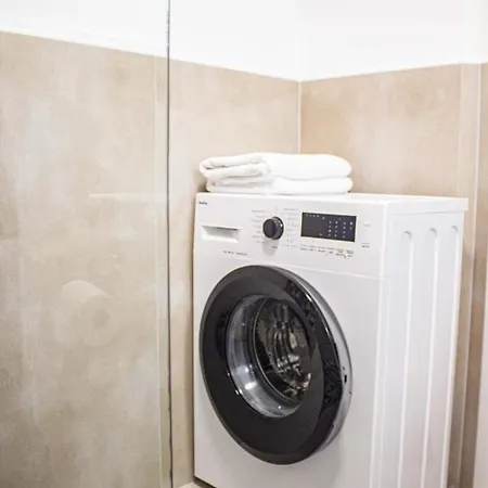 Kawalerka W Centrum Warszawy 华沙